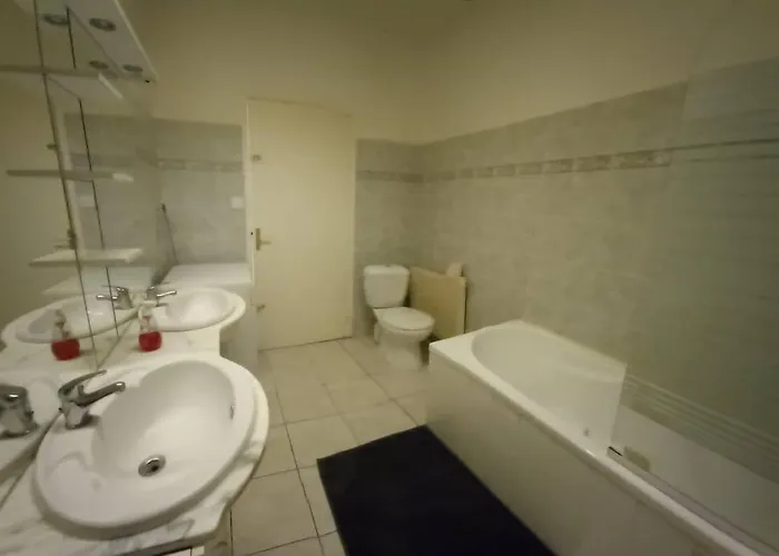 Beau Proche Et Centre-ville Сasa de vacaciones